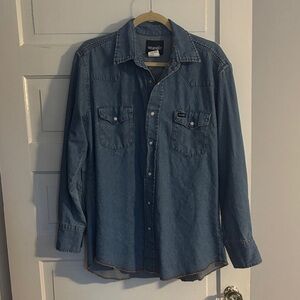 Wrangler Women’s Casual Blue Button Down Shirt with Pearl Snaps